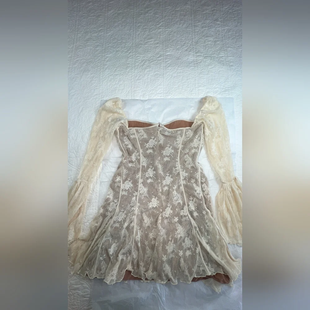 House of CB Analissa Vintage Cream Lace Corset Dress - Picture 11 of 14